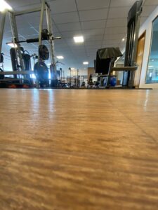 Instalação de piso vinílico em academia - Mogi das Cruzes