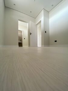 Instalação de piso vinílico em dormitório - Mogi das Cruzes