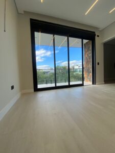 Instalação de piso vinílico em dormitório - Mogi das Cruzes